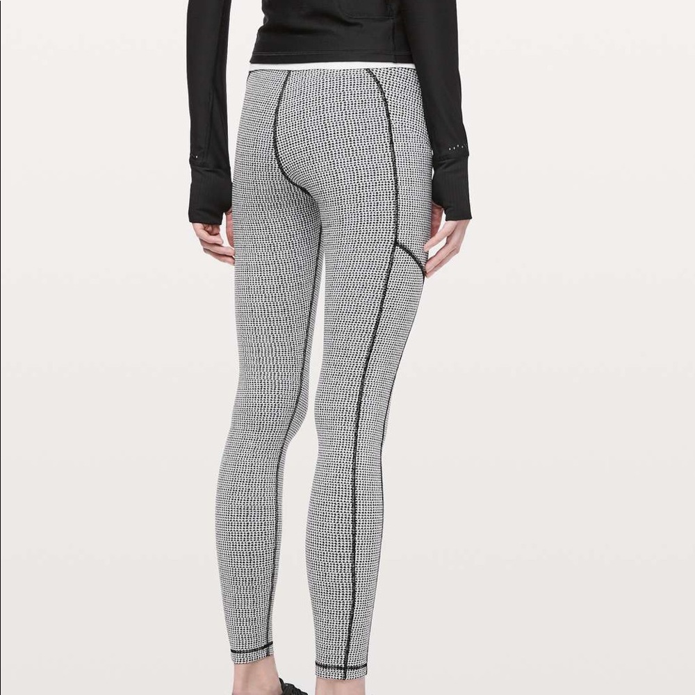 Lulu lemon size 4
